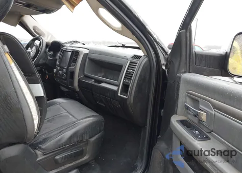 2019 Ram 1500 Classic Express Regular Cab 4X2 6'4 Box z USA, uszkodzony, nr VIN 3C6JR6ATXKG500694